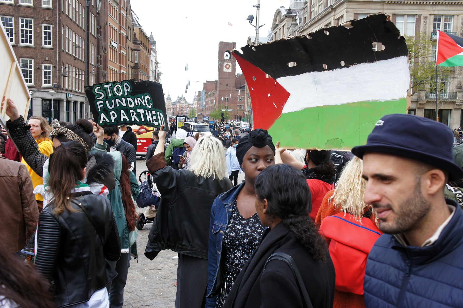 Find English below De afgelopen weken zien we een escalatie van het geweld tegen de Palestijnen. Bij raketaanvallen op Gaza kwamen afgelopen maandag…