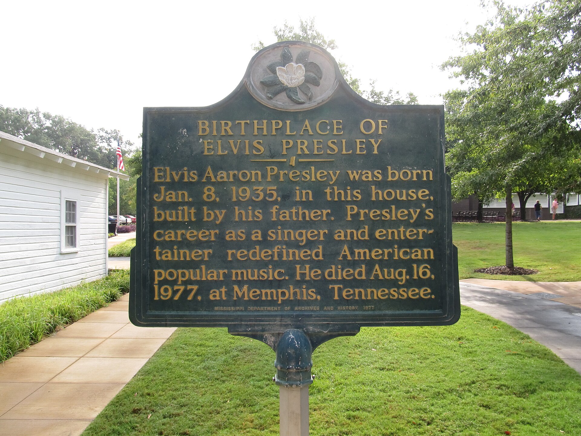 Elvis Aaron Presley (January 8, 1935 – August 16, 1977) was an American singer and actor. A cultural icon, he is commonly known by the single name…